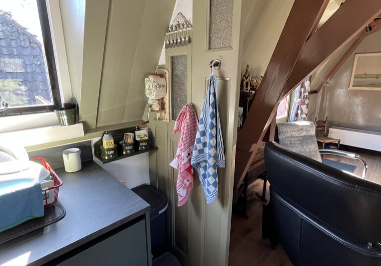 Hergebruik van een paneeldeur (4) - Blom Houtbewerking