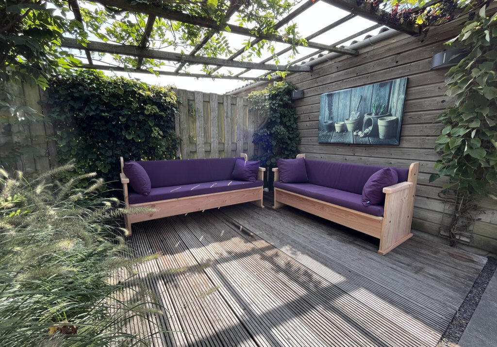 Nieuwe banken voor bestaande kussens - Hout op maat - Blom Houtbewerking (2)