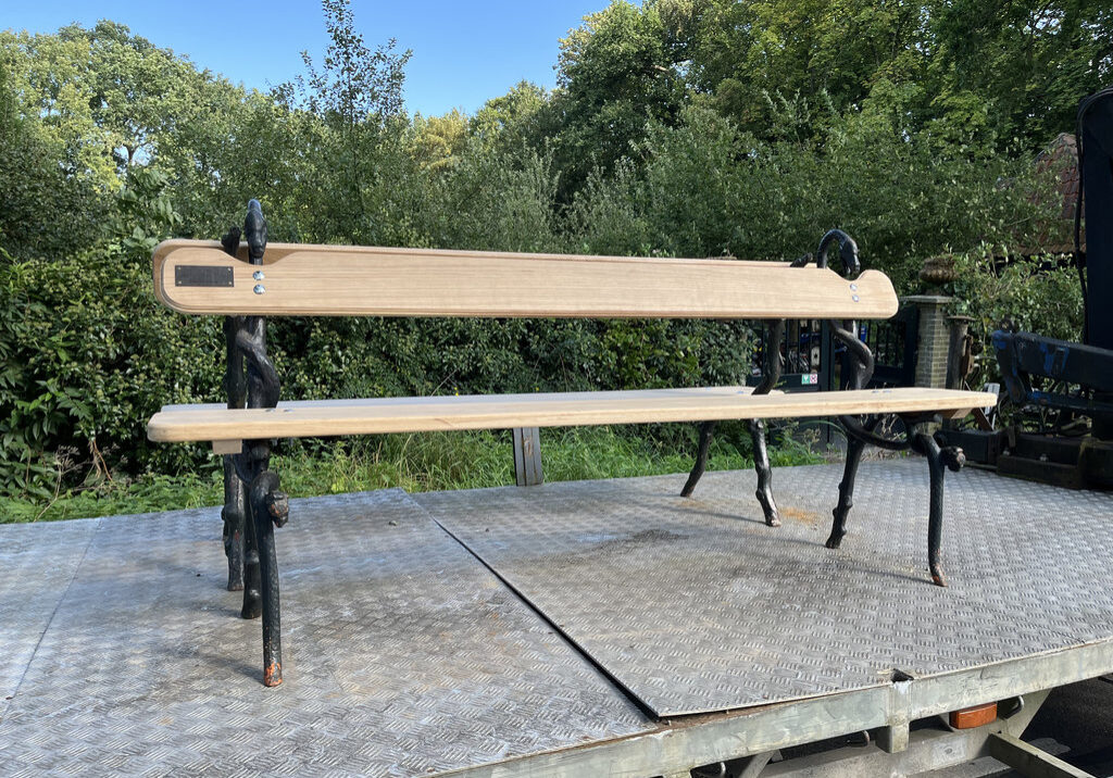 Stam en bank Kasteeltuin (3)